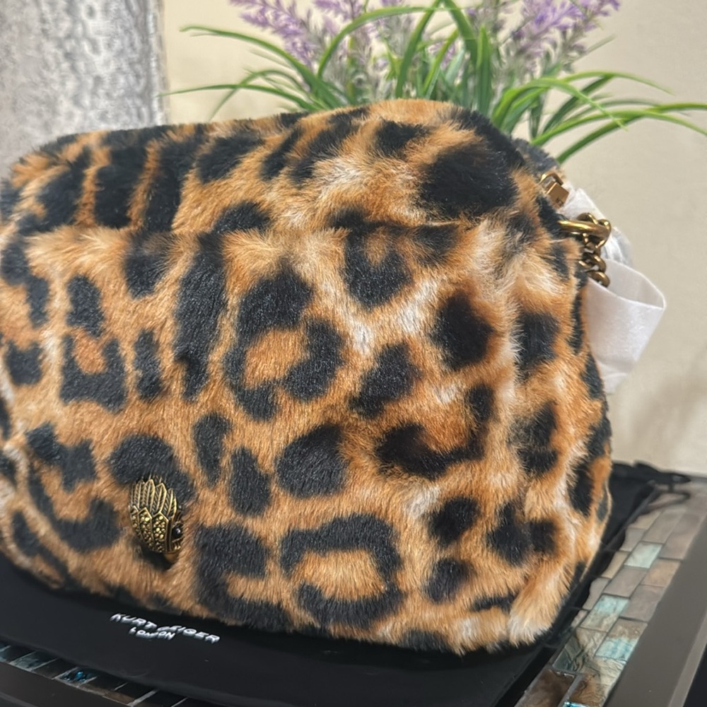 Kurt Geiger London
Kensington Puff Camera Crossbody Bag - Picture 15 of 17